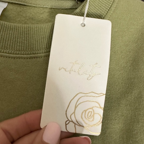 Medium Vitality cropped hoodie in sage - Picture 3 of 4